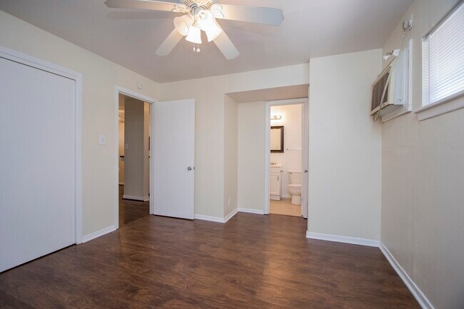 Foto del edificio - 8803 Timberside Dr