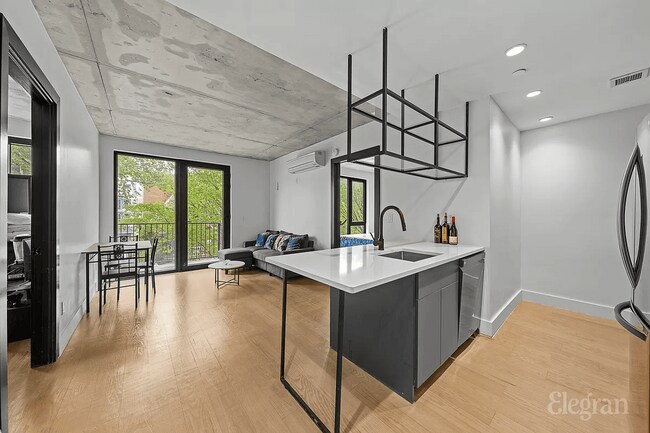 Foto del edificio - 458 E 25th St