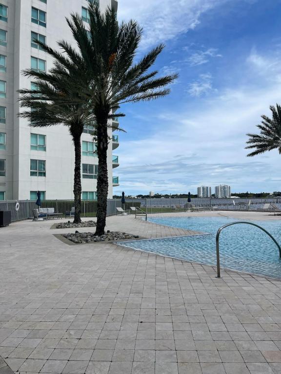 Foto del edificio - 241 Riverside Dr