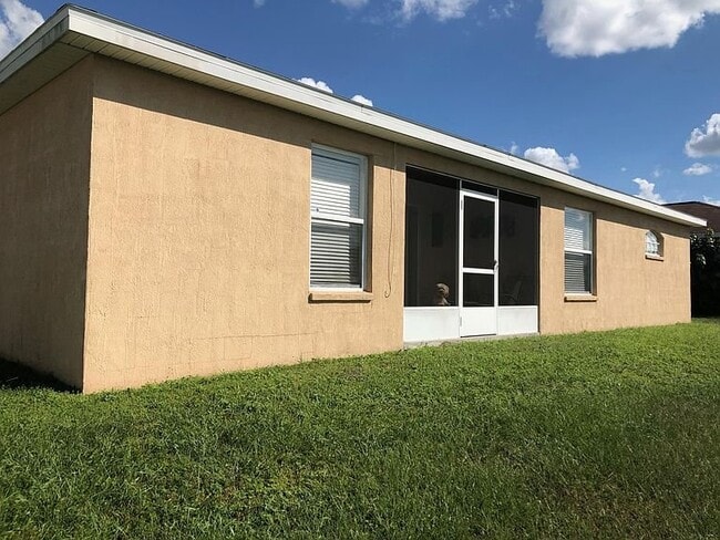 Foto del edificio - 1368 Laurel Glen Dr