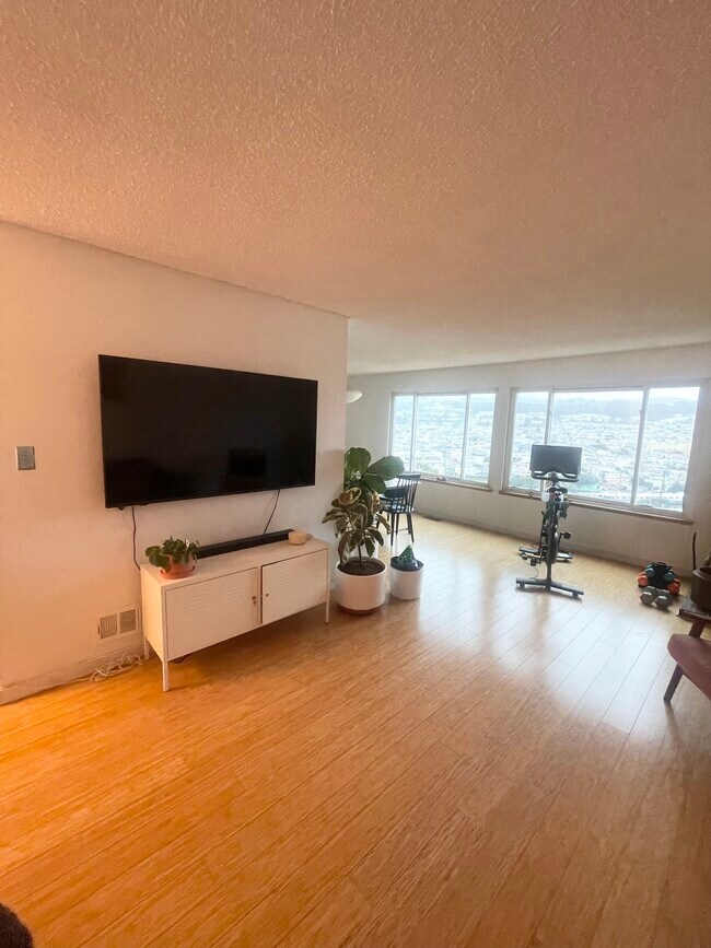 Building Photo - 9 Lobos St