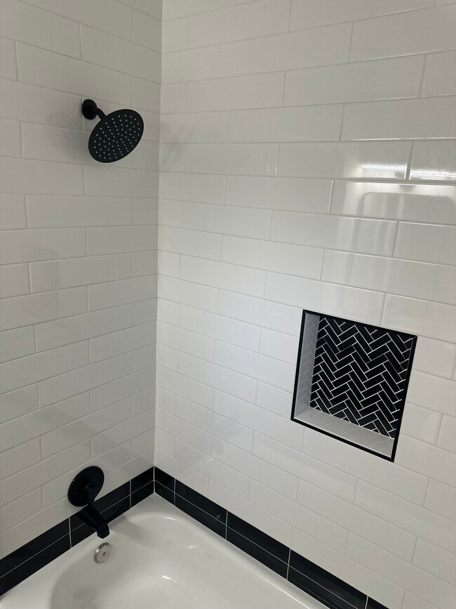 Building Photo - 1913 Minnesota Ave SE