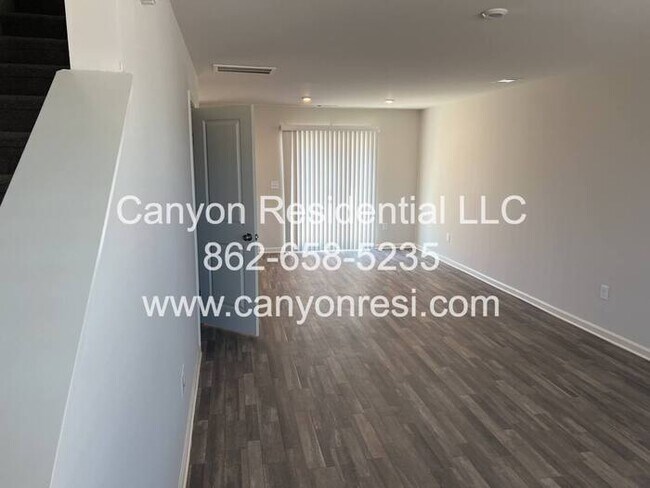 Foto del edificio - 535 Dayspring Dr