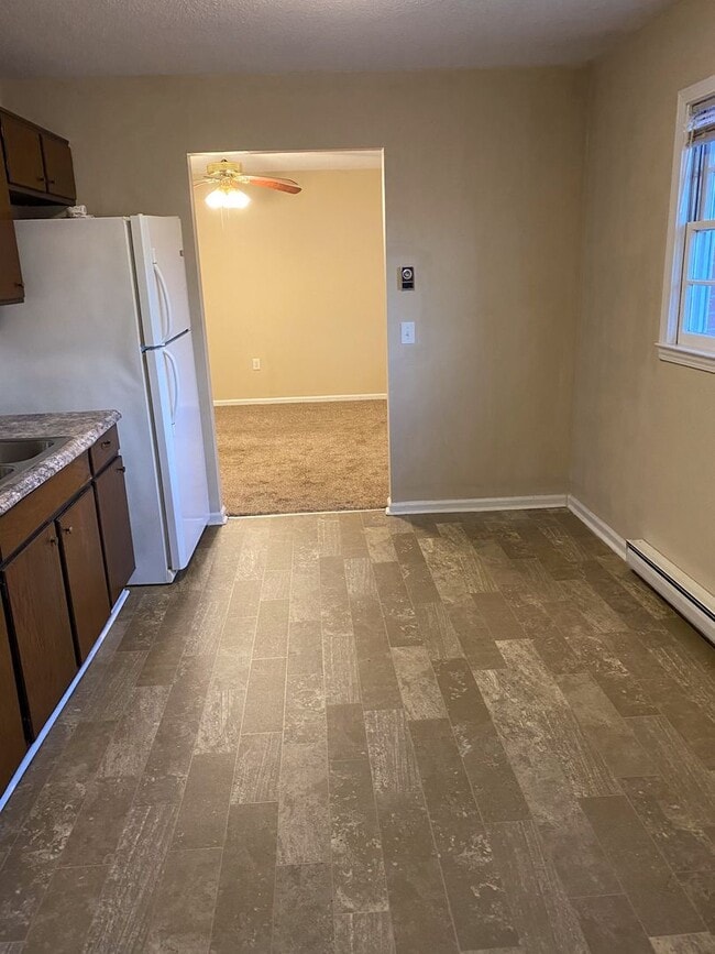 Foto del edificio - 220 Vickery Dr