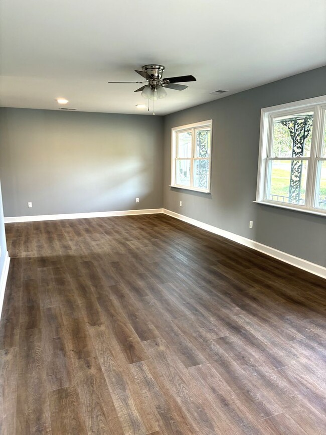 Building Photo - 8468 Cedarcrest Dr Southaven, MS