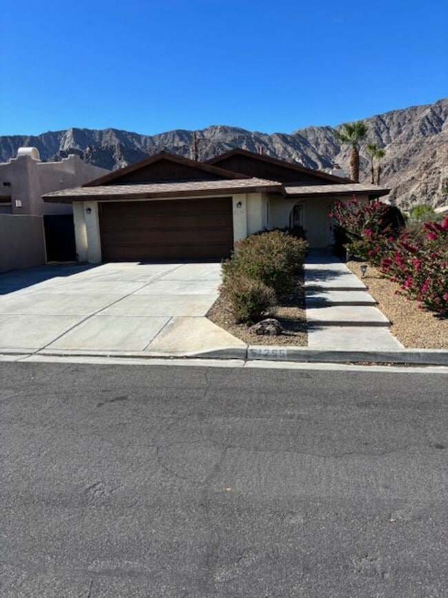 Building Photo - 51255 Avenida Velasco