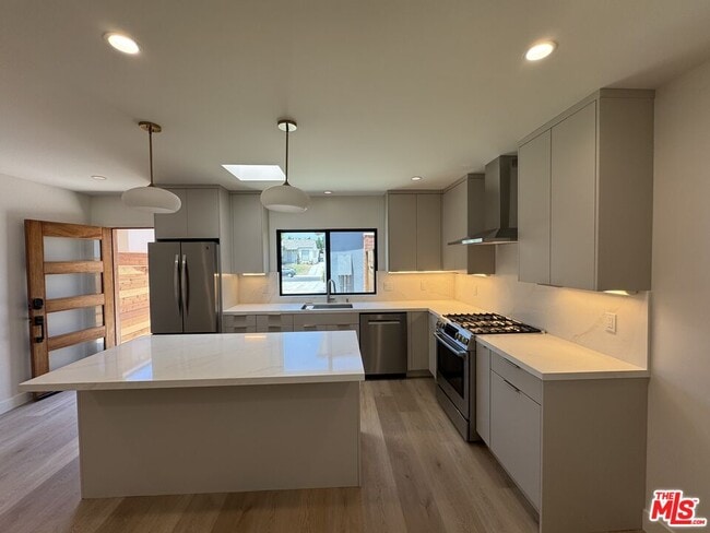 Building Photo - 7808 Truxton Ave