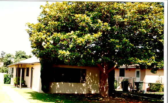 Foto del edificio - 377-379 N G St