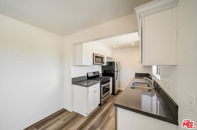 Foto del edificio - 7453 Haskell Ave