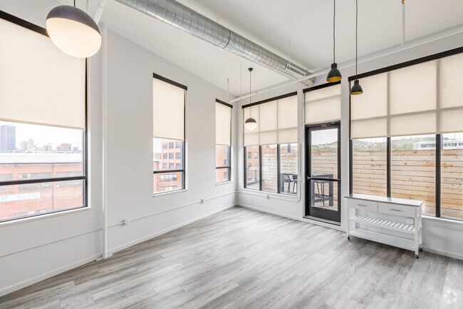 2BR,1BA-1,183SF - The Franklin on Penn Apartments