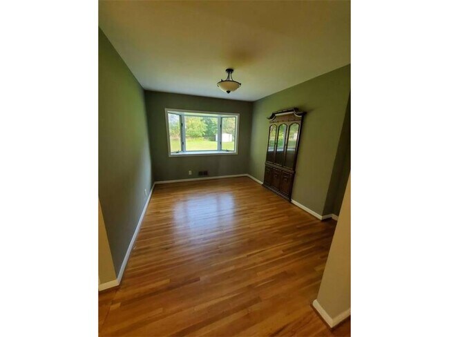 Foto del edificio - 661 Belmont Ln W