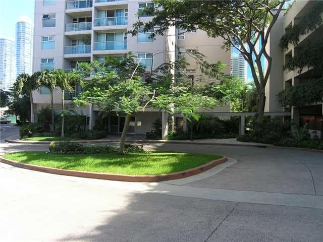 Building Photo - 1133 Waimanu St