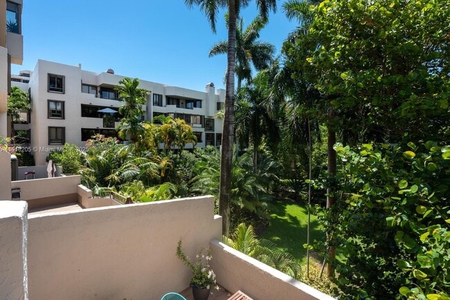 Building Photo - 141 Crandon Blvd