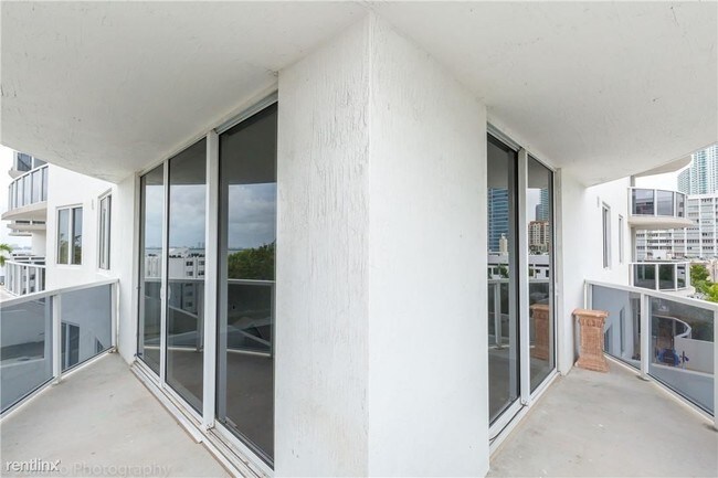 Building Photo - 2 br, 2 bath  - 23 Biscayne Bay Condo
