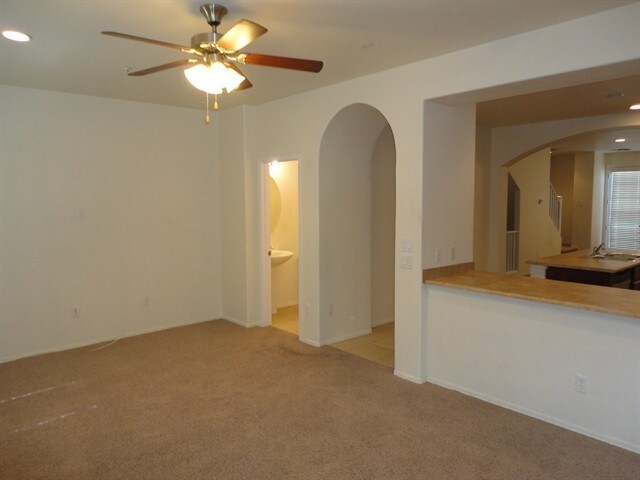 Foto del edificio - 885 S Storment Ln