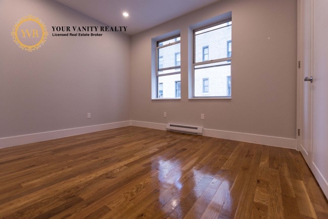 Building Photo - 210 W 107th St