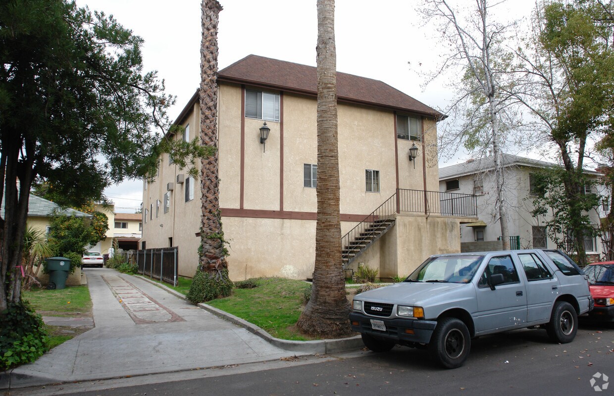 Foto del edificio - 1519 E Maple St