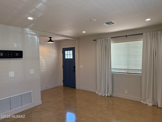 Foto del edificio - 426 S Stratford Dr