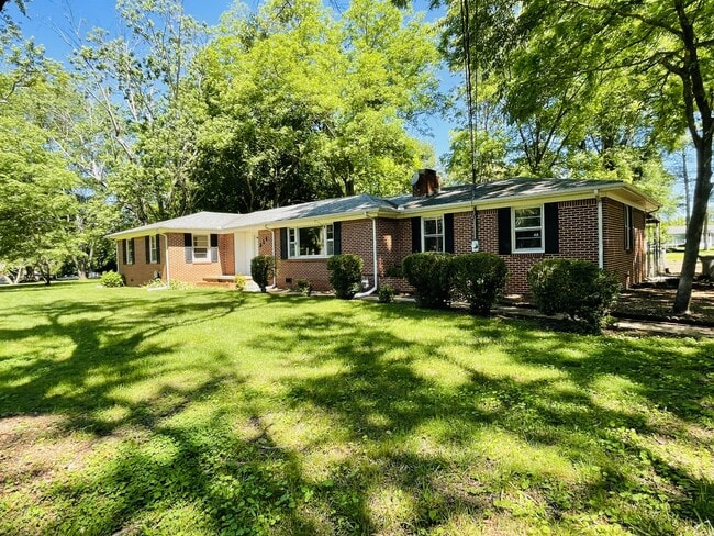 Building Photo - 514 Flower Ln Dr