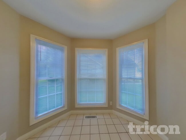 Building Photo - 3279 Wheaton Ct