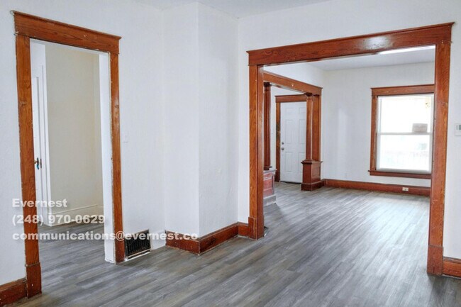 Foto del edificio - 1130 Pinewood Ave