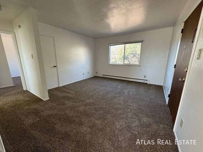 Foto del edificio - 4206 Forest Hill Ct