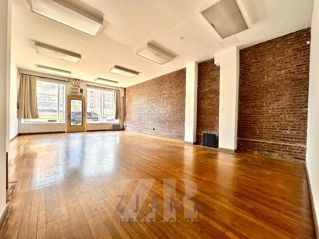 Building Photo - 475 Hicks St