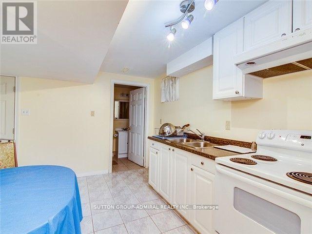 Building Photo - 589 Belview Ave