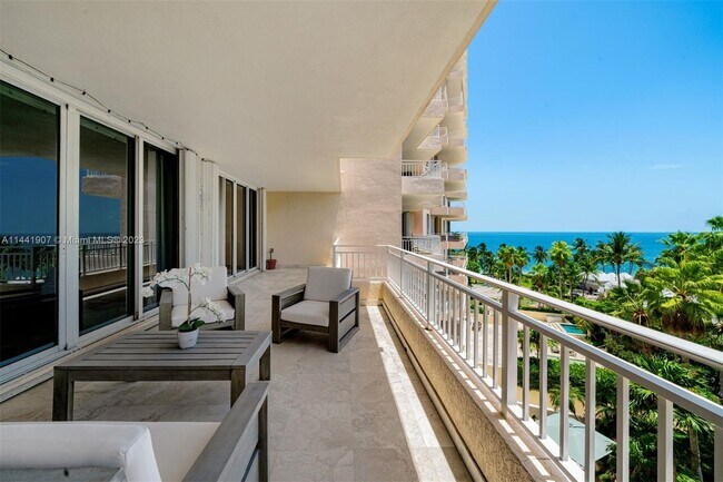 Foto del edificio - 791 Crandon Blvd