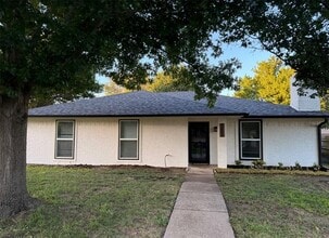 Building Photo - 2926 Panhandle Dr