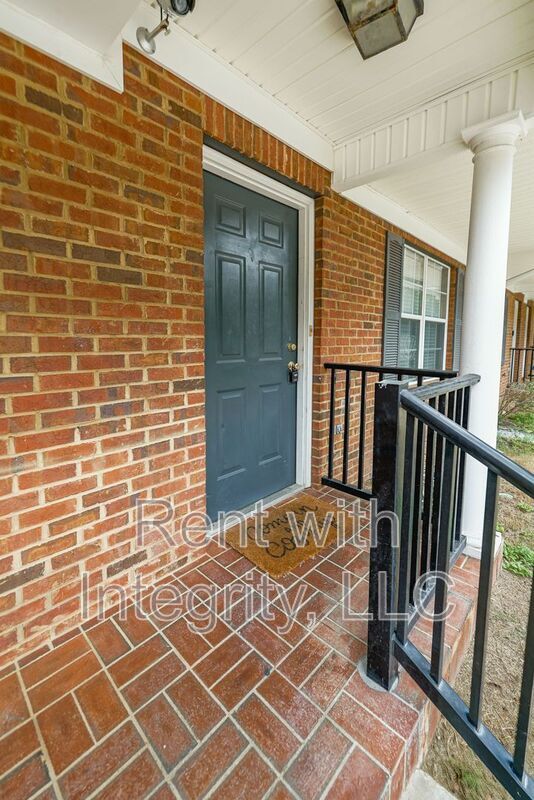 Building Photo - 241 Dixie Dr