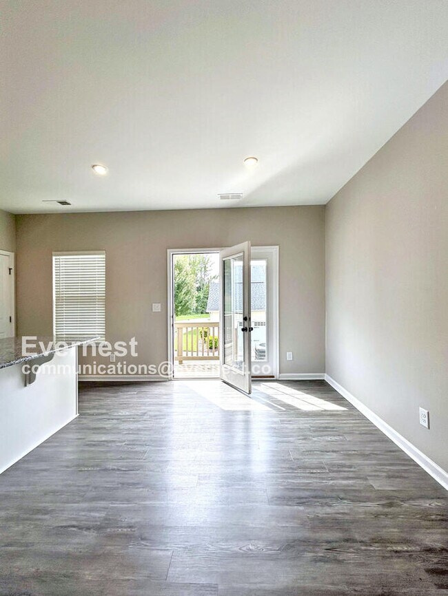 Foto del edificio - 11705 Blessington Rd