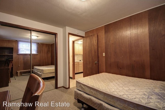 Foto del edificio - 1 br, 1 bath Apartment - 106 N Gregory