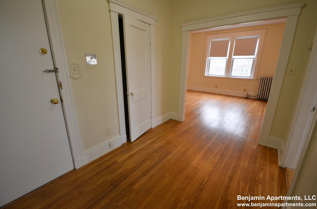 Building Photo - 9A Egremont Rd