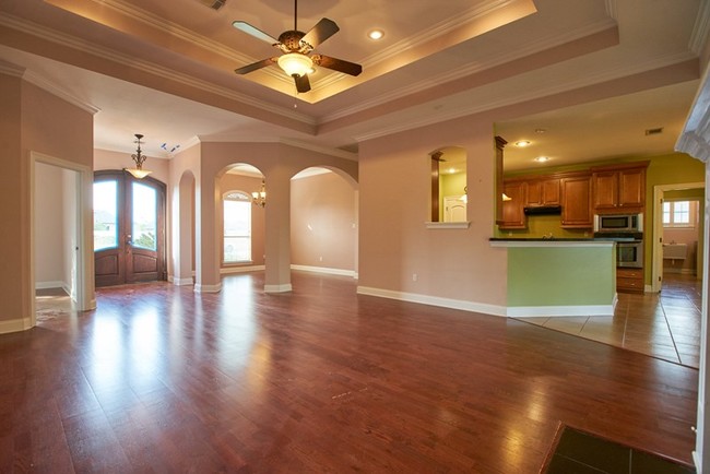 Building Photo - 321 Lac Cypriere Dr
