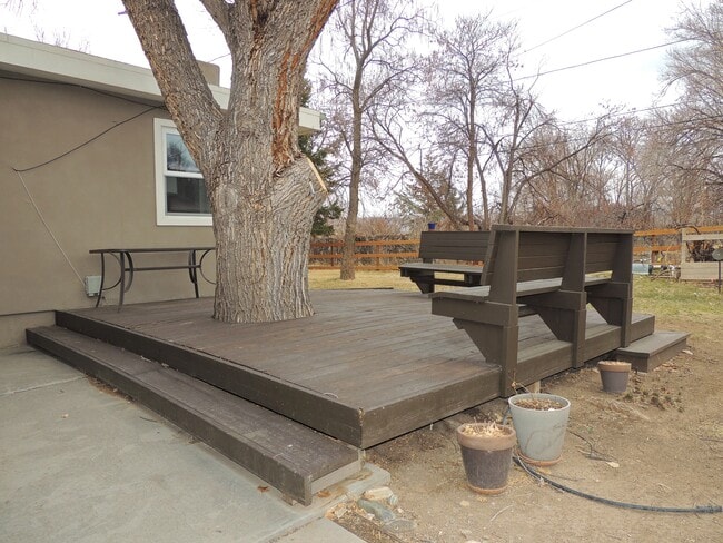 Building Photo - 408 Dressell Dr