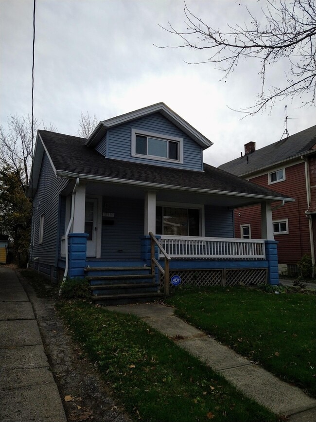 Building Photo - 10910 Revere Ave