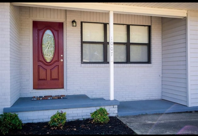 Building Photo - 1007 Rainbow Ave