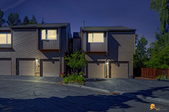 Building Photo - 2220 N Star St