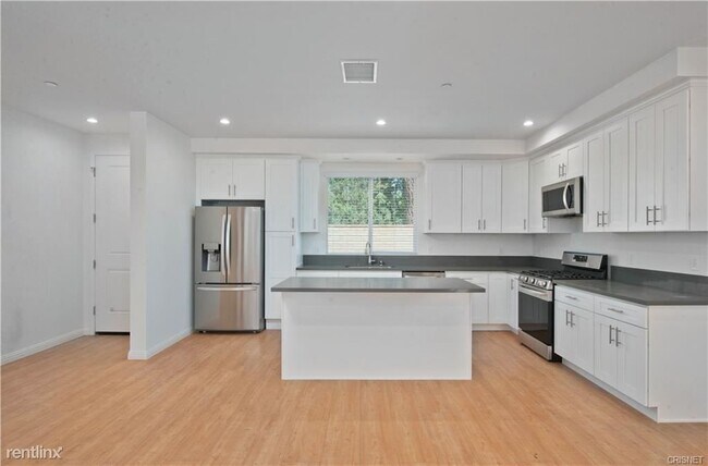 Building Photo - 3 br, 2 bath House - 17962 Parthenia Street