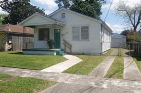 Building Photo - 203 Jules Ave
