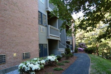 Building Photo - 100 Queen Anne Dr