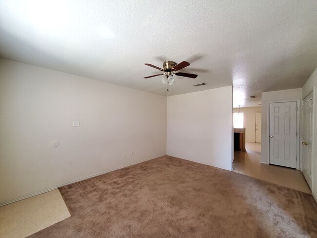 Foto del edificio - 3308 Hereford Ln