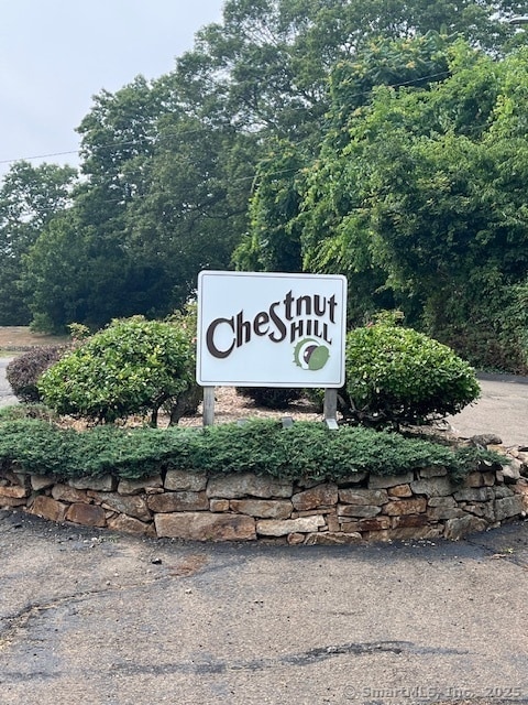 Primary Photo - 6 Chestnut Hill Rd
