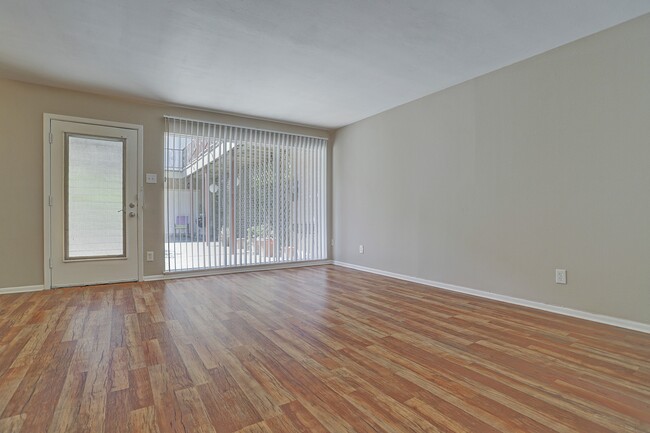 Building Photo - 229 Westmoreland St