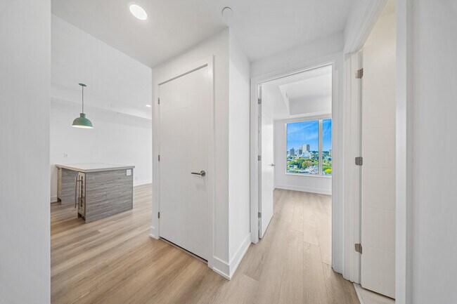 Photo du bâtiment - 484 Spadina Ave.