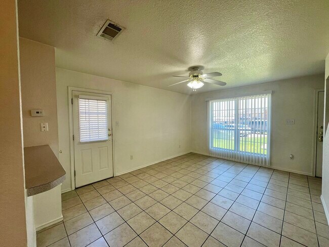 Building Photo - 4409 Abigail Dr