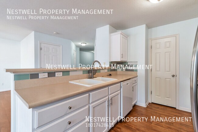 Building Photo - Cute 3-bed Townhome in South Jordan