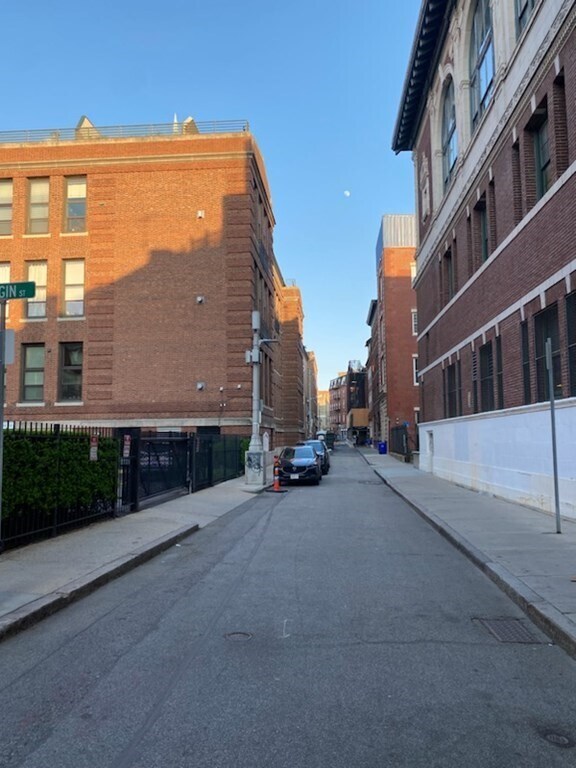 Building Photo - 34 N Bennet St