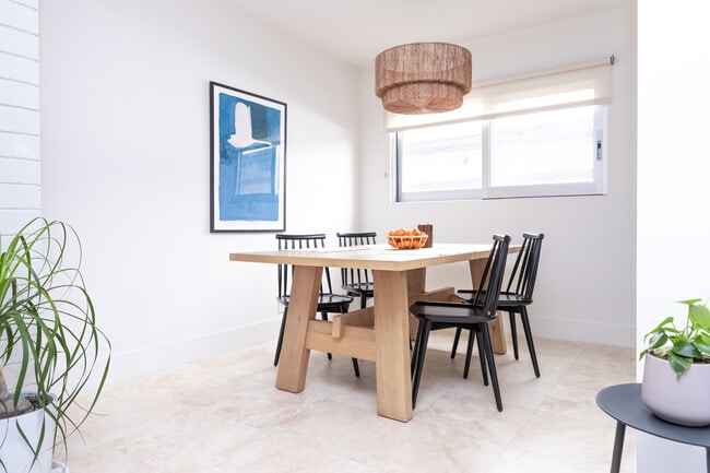 Dining Room Unit #2 - Stay Lola